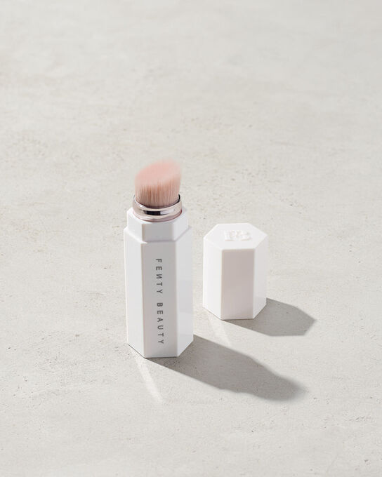 FENTY      PORTABLE      FACE 140